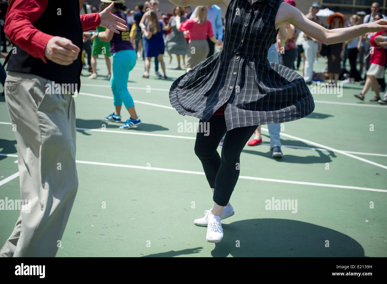 Hundreds of Lindy Hop enthusiasts converge on Harlem in New York Stock Photo