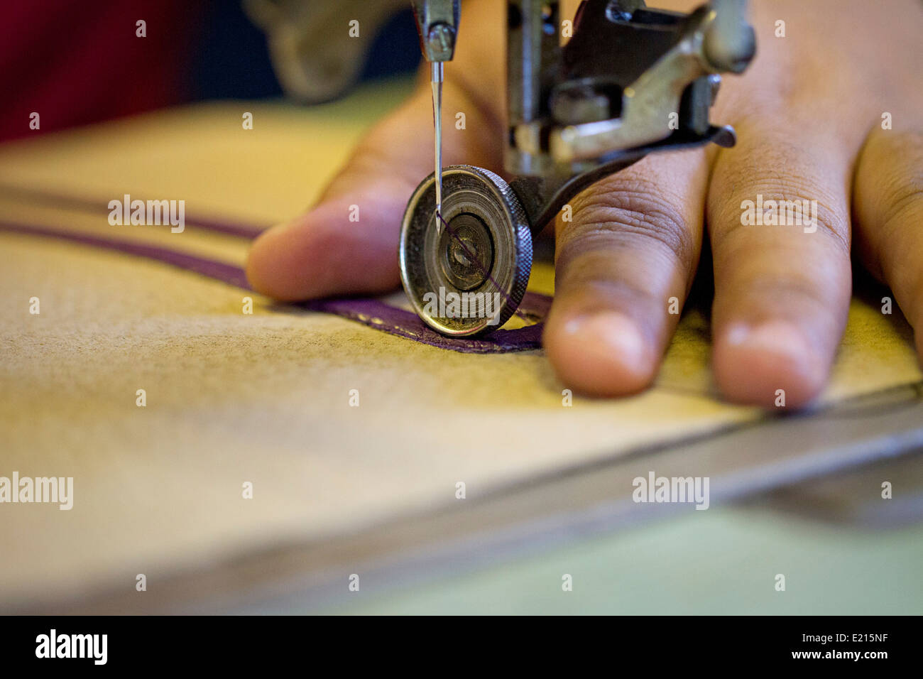 Leather sewing machine hi-res stock photography and images - Alamy