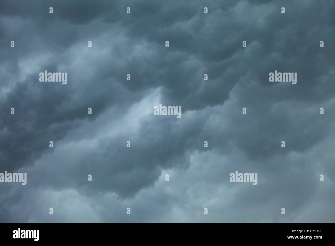 Dramatic cloudscape. Dark stormy clouds covering the sky as nature ...