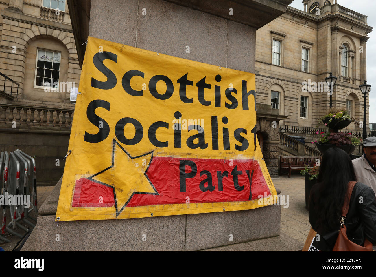 A sign for the Scottish Socialist Party at a campaign for a Yes Vote on Princes Street in Edinburgh, Scotland Stock Photo