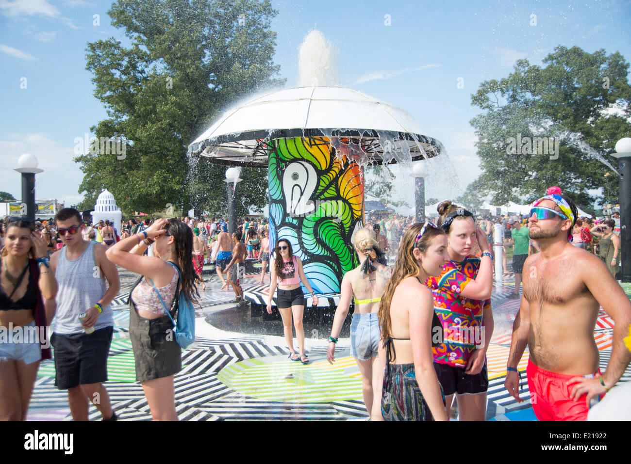 The bonnaroo music hi-res stock photography and images - Alamy