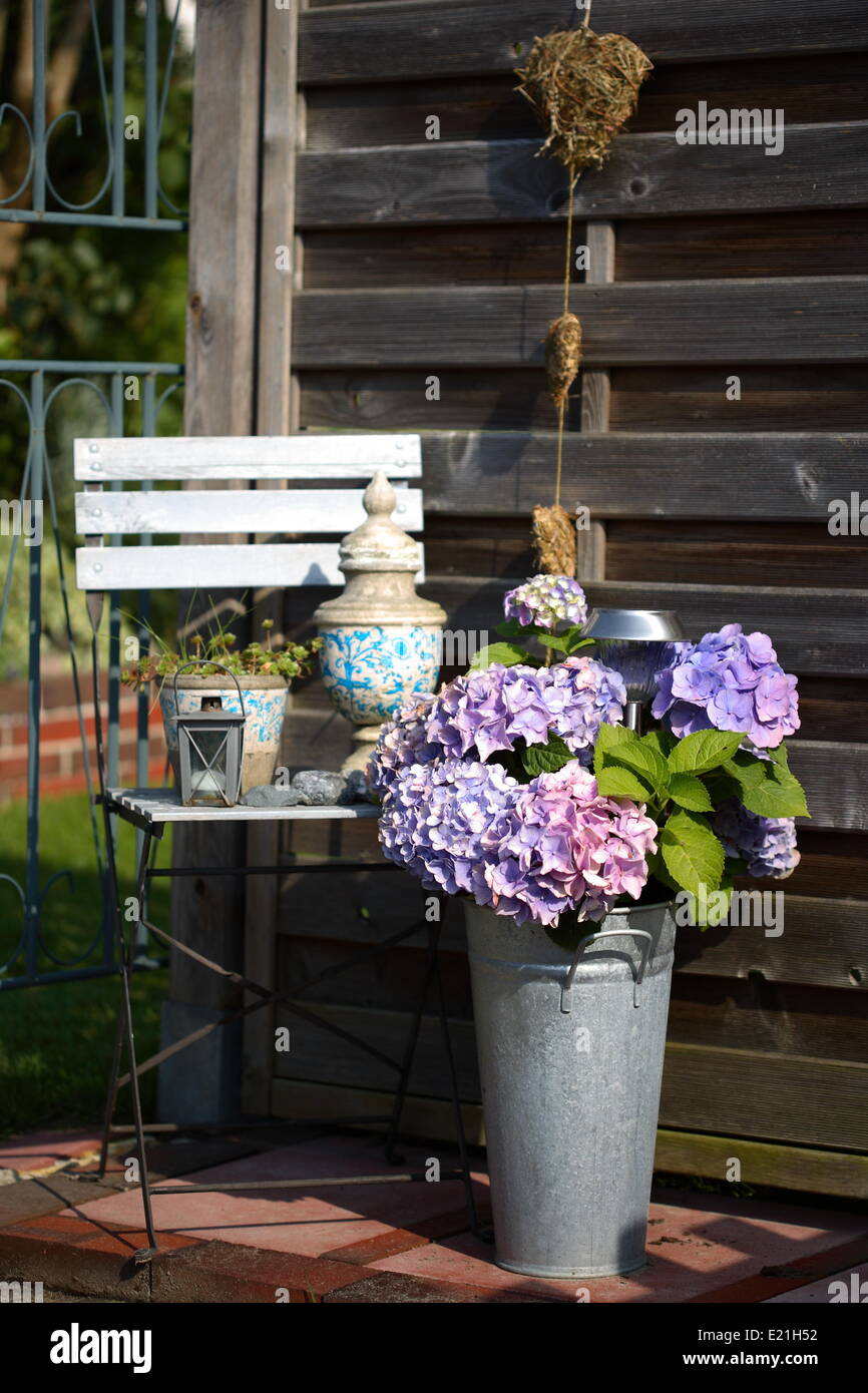 Chair garden hires stock photography and images Alamy