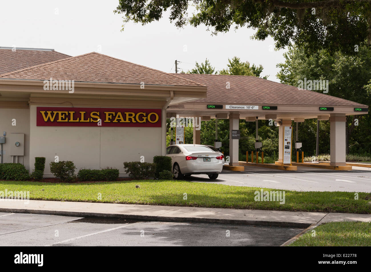 Wells fargo bank building in hires stock photography and images Alamy