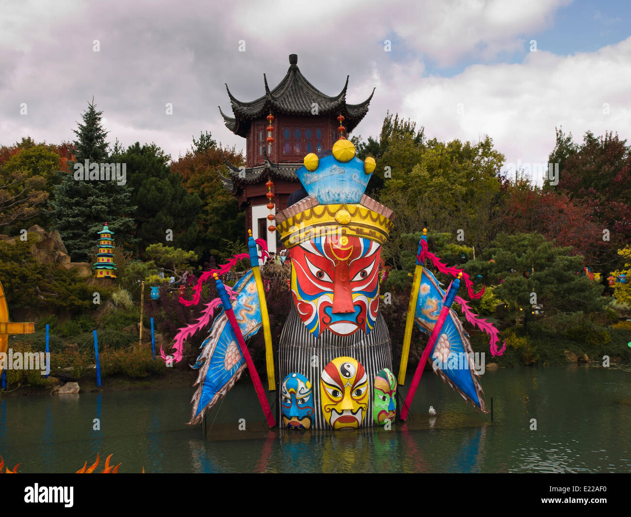 Montréal Botanical Garden, the Chinese garden at the annual Gardens of light event in autumn, lanterns and installations Stock Photo