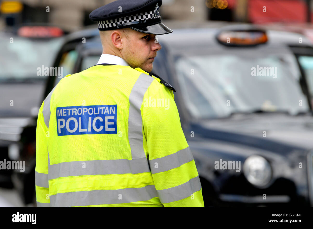 Uk Rpu London, England, UK. Metropolitan police officers on duty during a taxi ...