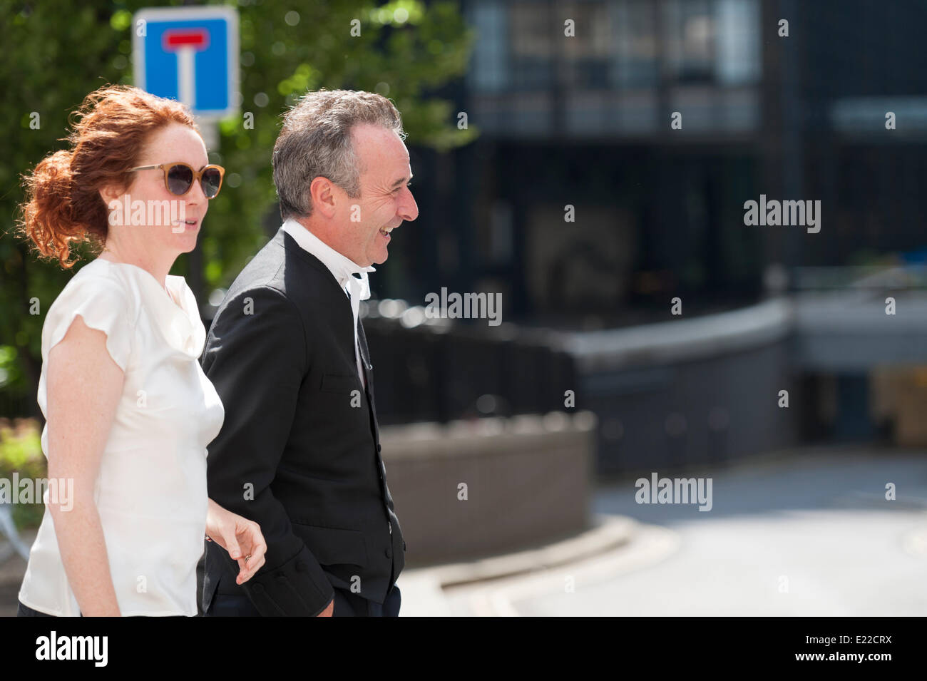 Old Bailey, London, UK. 13th June, 2014. Former CEO of News International, Rebekah Brooks, together with her barrister, Jonathan Laidlaw QC, leave the Old Bailey as the jury in the phone-hacking trial continues to consider the verdicts. Credit:  Lee Thomas/Alamy Live News Stock Photo