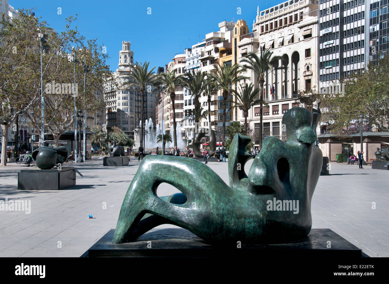 Sculpture Henri Moore Valencia Spain ( water fountain ) city center Plaza del Ayuntamiento square Stock Photo