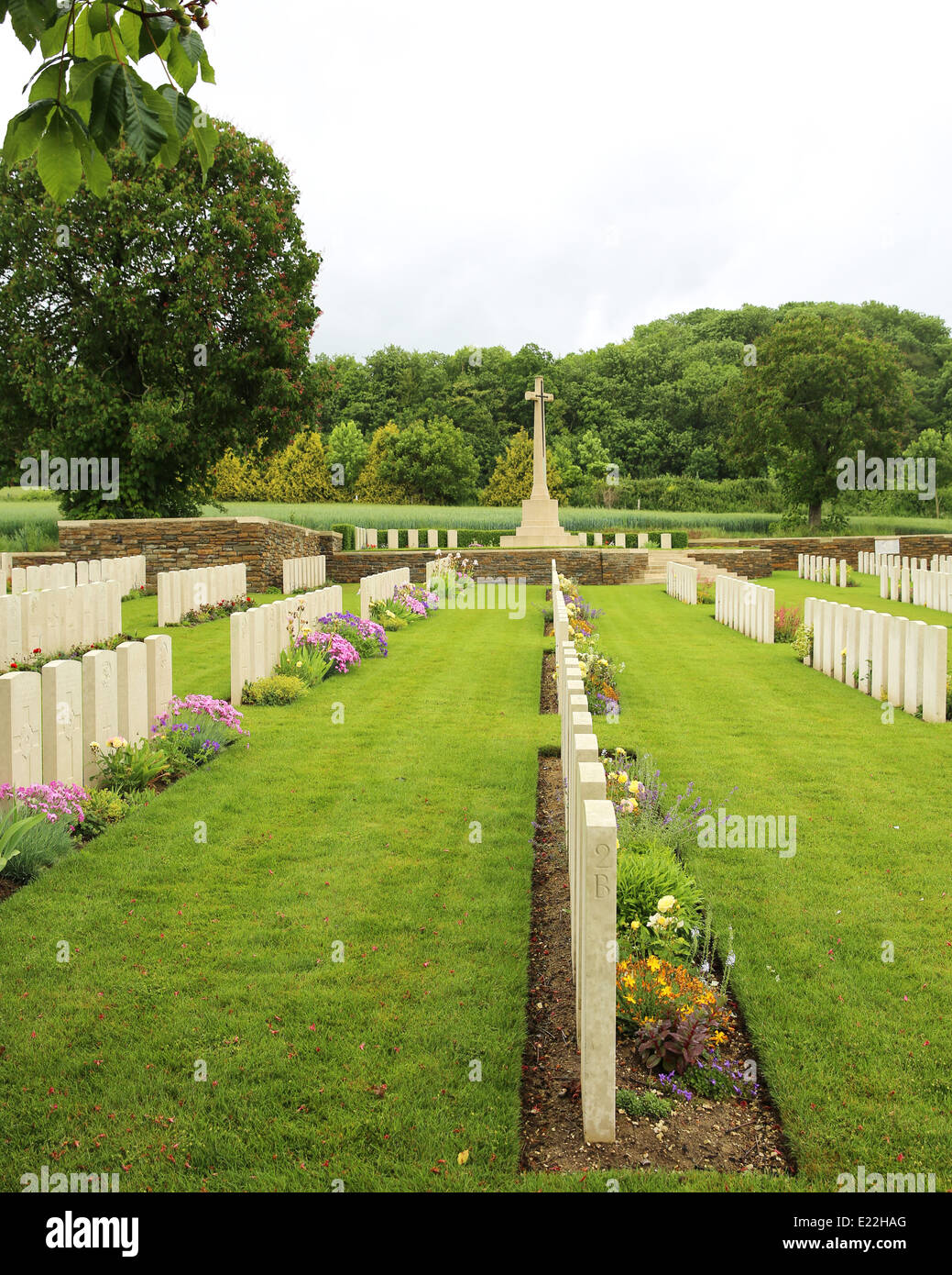 The Cross of sacrifice in Templeux-Le-Guerard British Cemetery of the Great War Stock Photo