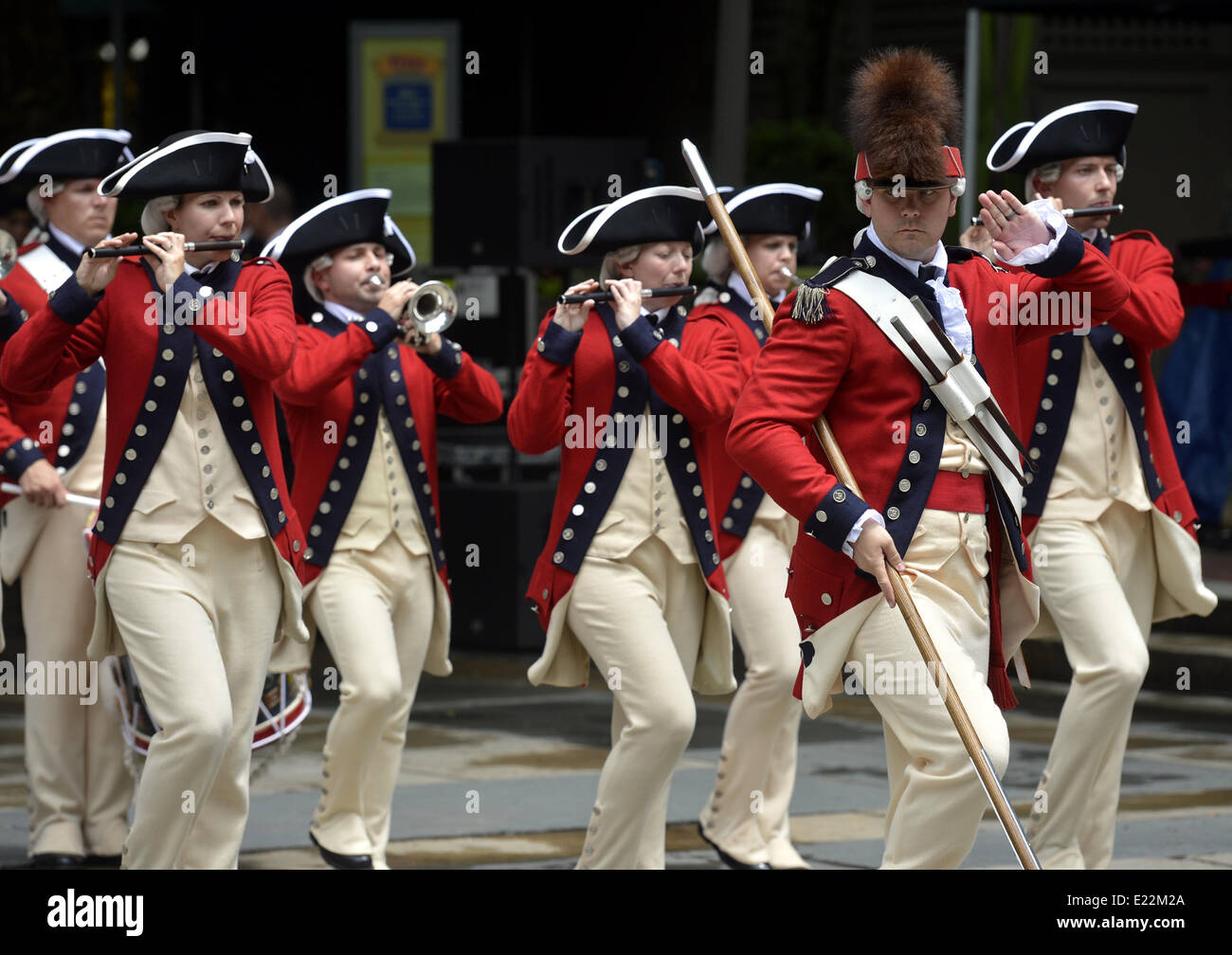 New York, June 13. 14th June, 1775. U.S. Army Old Guard Fife and Drum Corps members attend United States Army 239th Birthday Celebration in New York, the United States, on June 13, 2014. The United States Army was founded on June 14, 1775. Credit:  Wang Lei/Xinhua/Alamy Live News Stock Photo