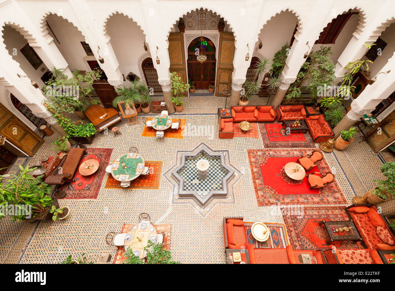 Moroccan artifacts hi-res stock photography and images - Alamy