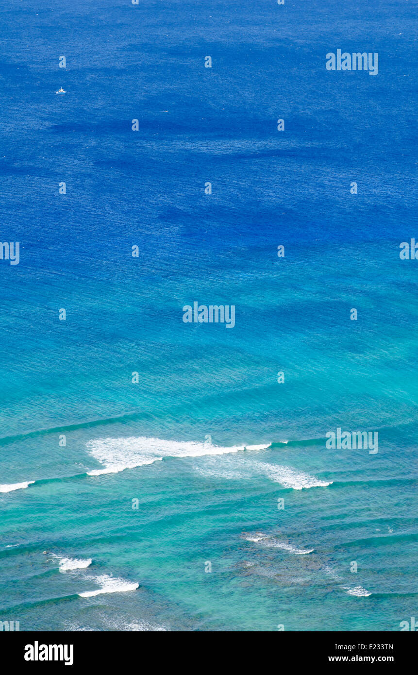 The deep blue waters off the coast of Oahu, Hawaii Stock Photo