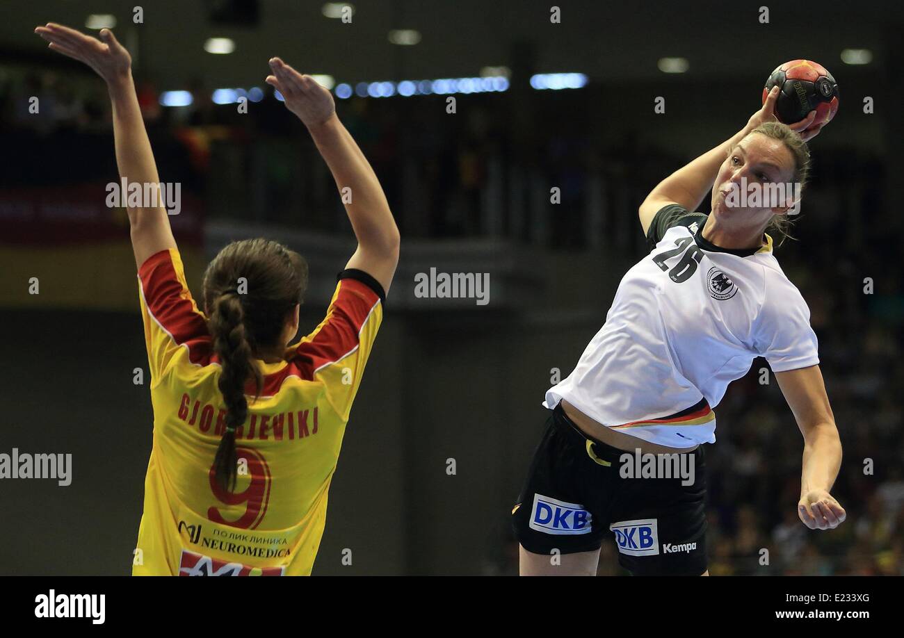 German handball women hi-res stock photography and images - Alamy