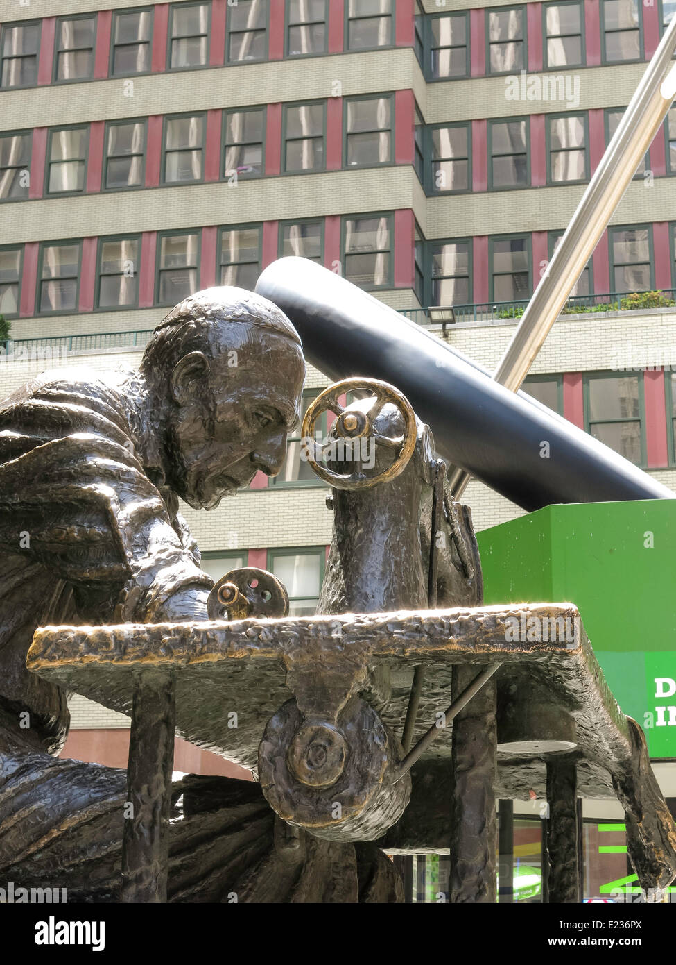 "The Garment Worker", Fashion District, NYC Stock Photo Alamy
