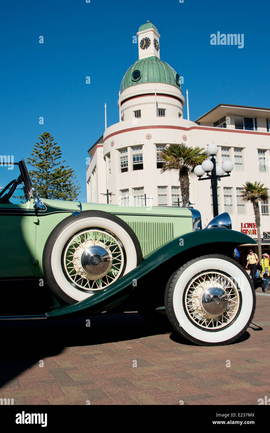 New Zealand, North Island, Napier. Vintage Studebaker in front of The Dome, historic art deco hotel, c. 1937. Stock Photo