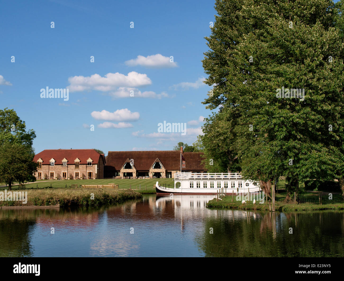 Oxford thames four pillars hires stock photography and images Alamy