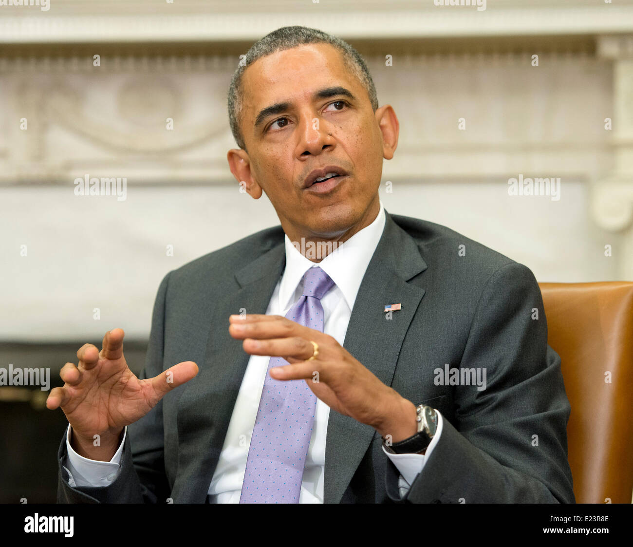 United States President Barack Obama Right Meets Reporters Following