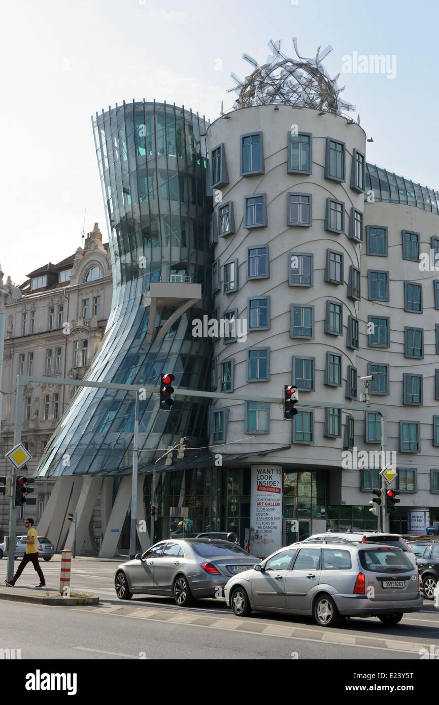 The Dancing House Building By Vlado Milunić And Frank Gehry, Prague ...