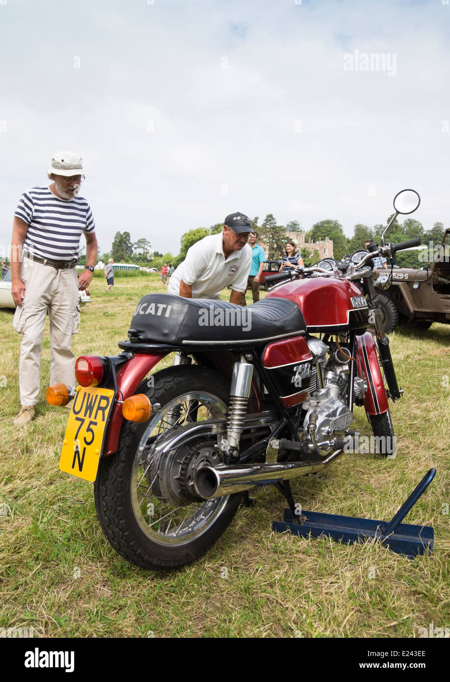 Suzuki gt750 hi-res stock photography and images - Alamy