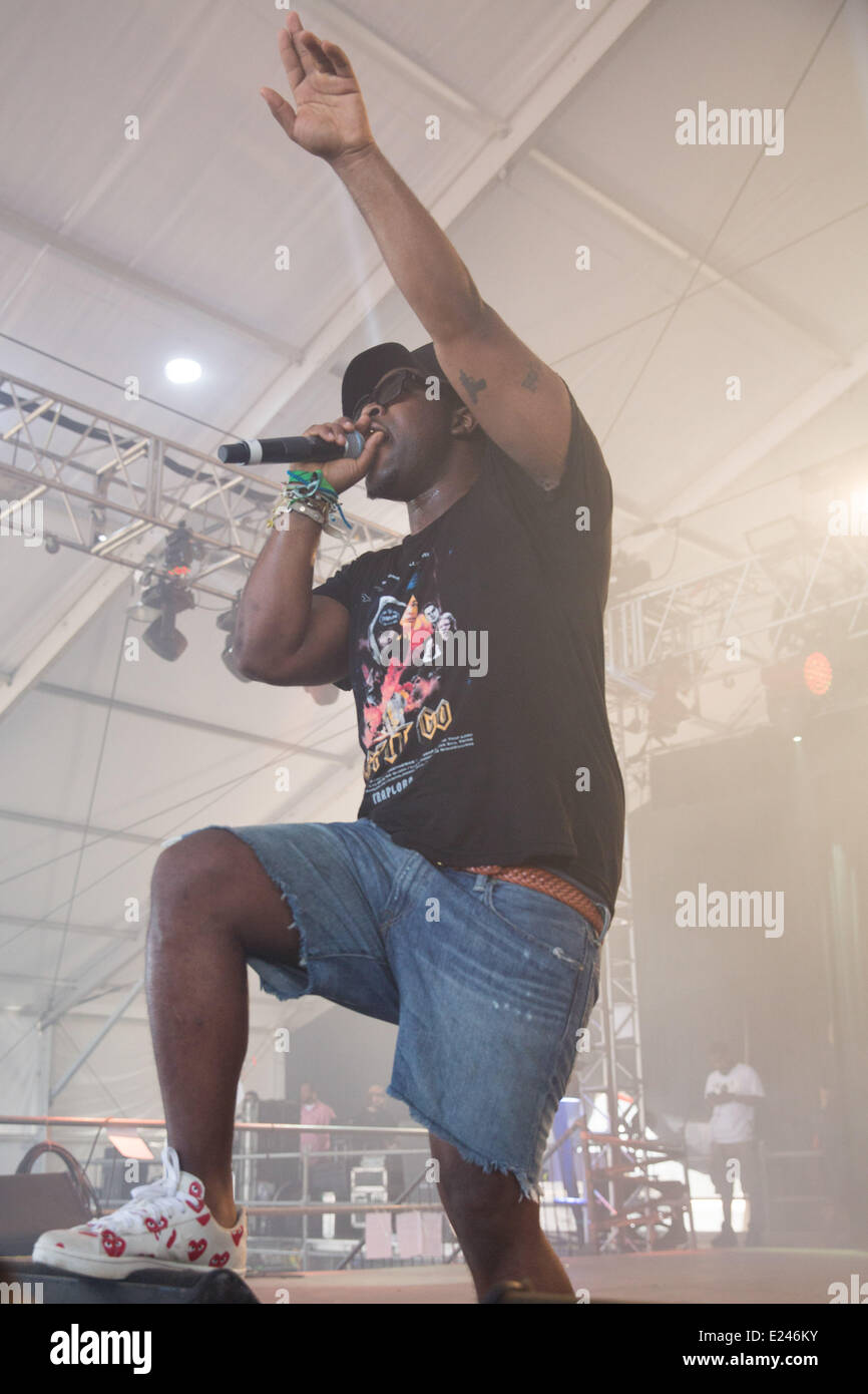 Rapper darold ferguson hi-res stock photography and images - Alamy