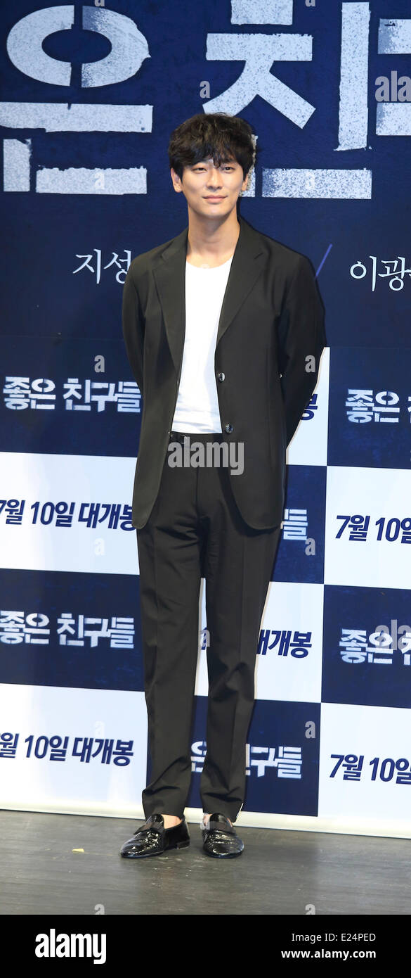 Ju Ji-Hoon, Jun 12, 2014 : South Korean actor Ju Ji-Hoon attends a promotional event for his new movie, Good Friends, in Seoul, South Korea. © Lee Jae-Won/AFLO/Alamy Live News Stock Photo