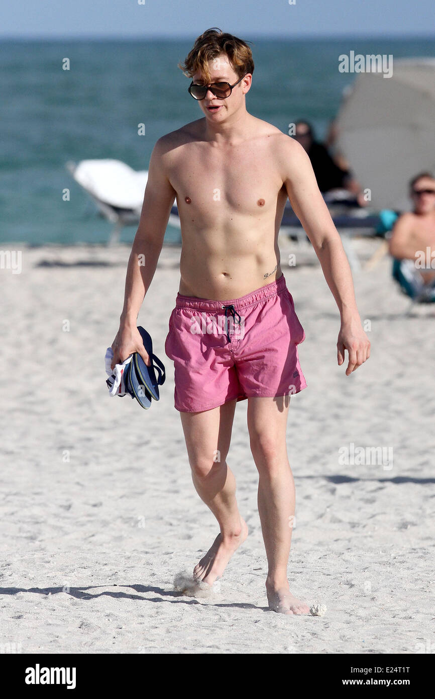 Emma Rigby and Ed Speleers enjoy the sun during a holiday in Miami