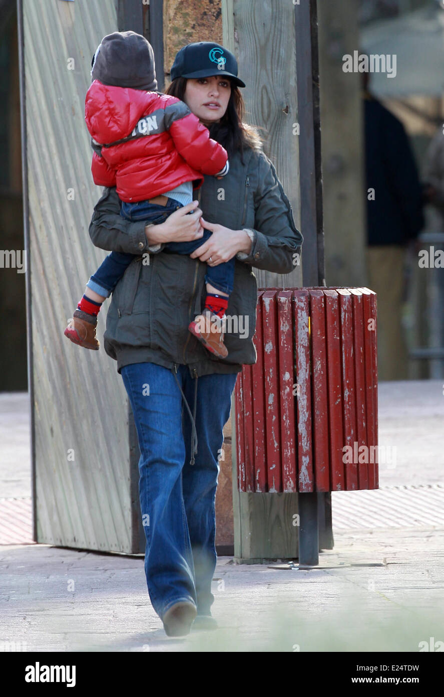 Penelope Cruz and Javier Bardem take their son Leo Encinas Cruz to Faunia,  a marine theme park in Madrid Featuring: Penelope Cruz,Javier Bardem,Leo  Encinas Cruz Where: Madrid, Spain When: 12 Jan 2013