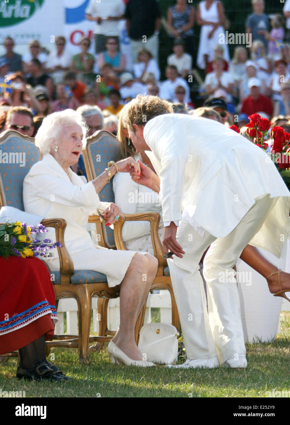 The Duchess Has A Death Wish Princess Lilian, Duchess of Halland has died at the age of 97. The