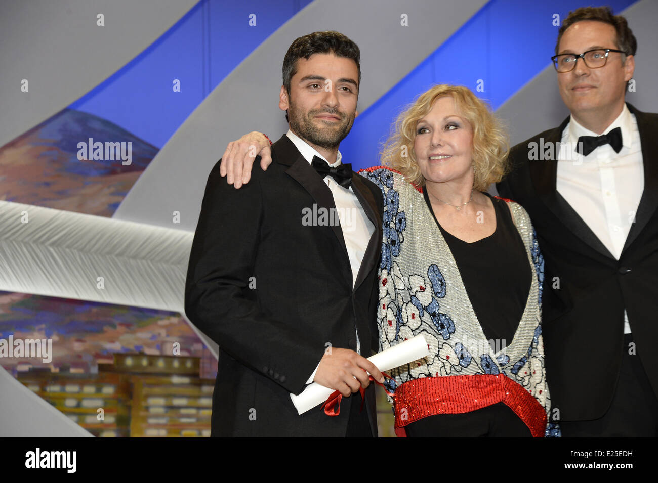 Oscar Isaac and Kim Novak during the closing ceremony of the 66th Cannes film festival in Cannes.  Featuring: Oscar Isaac,Kim Novak Where: Cannes, France When: 26 May 2013 Stock Photo