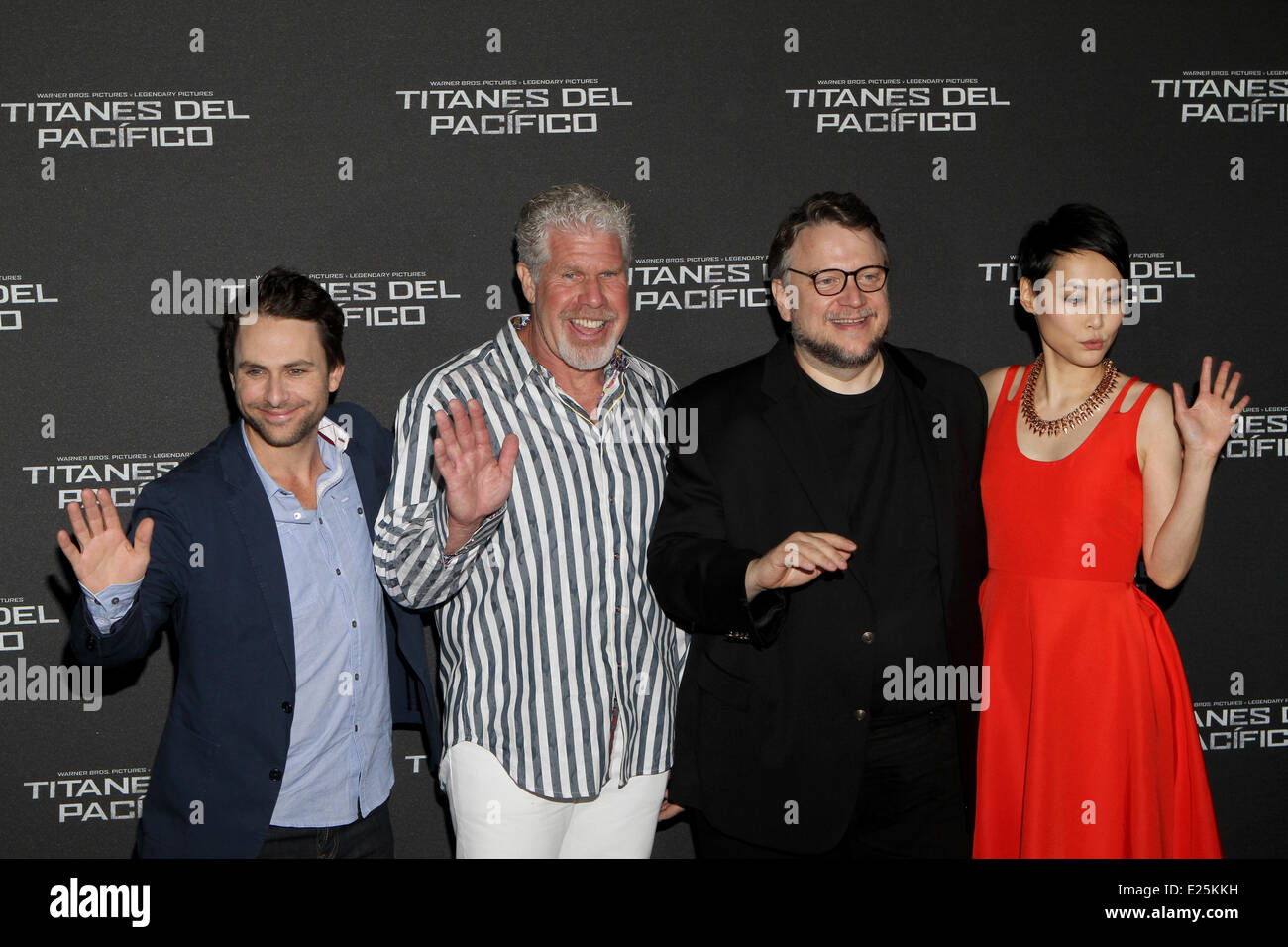 Guillermo del toro and charlie day hi-res stock photography and images -  Alamy, image size:1300x956