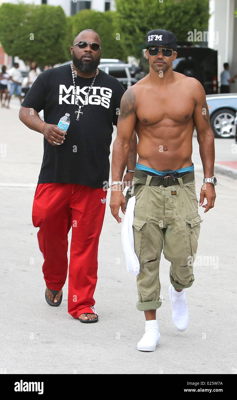 Shemar Moore enjoying Labor day on Miami Beach Featuring 