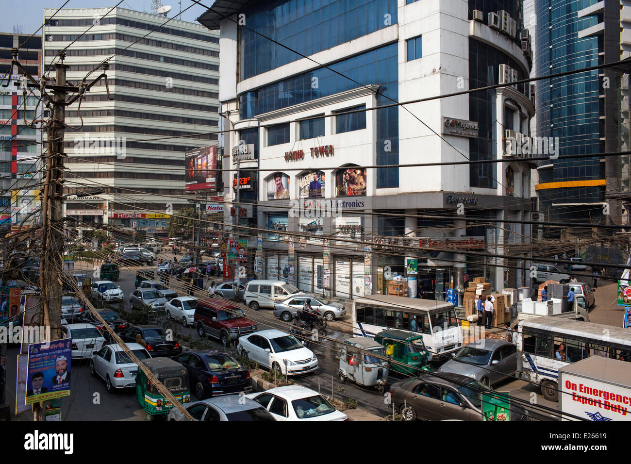 Modern buildings and congested road traffic in Gulshan area of Dhaka, Bangladesh Stock Photo