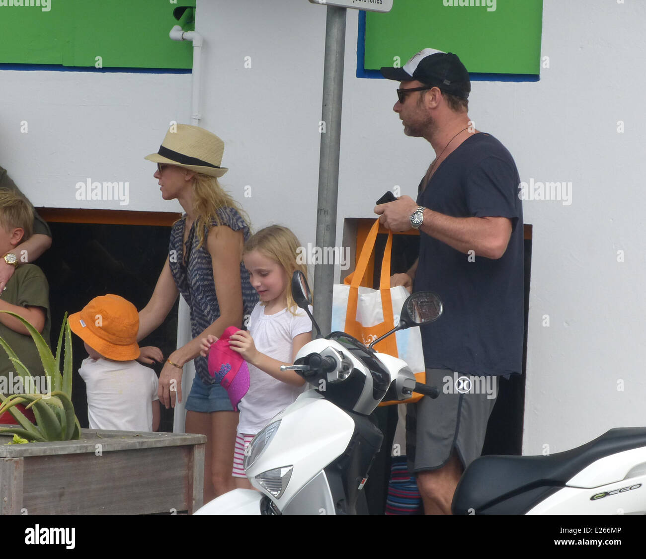 Naomi watts and alexander sasha 