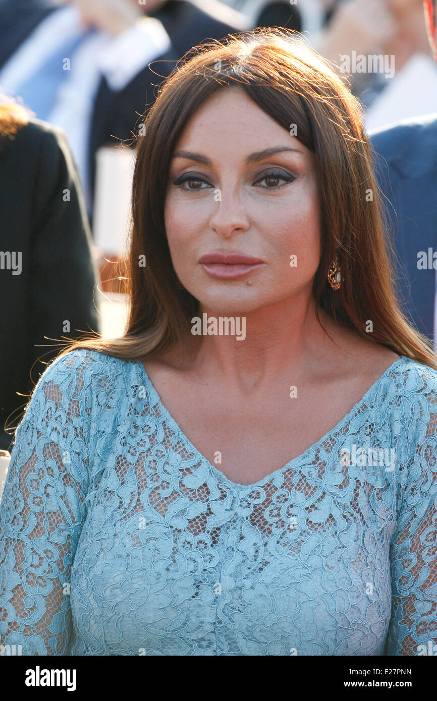 Hol tukli mushuklarning porno fotosuratlarini tomosha qiling