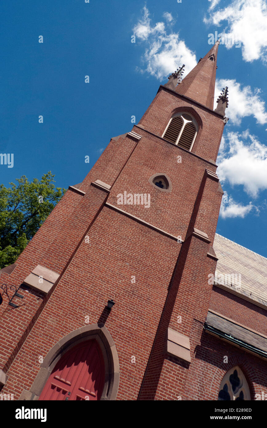 Church edifice hi-res stock photography and images - Alamy