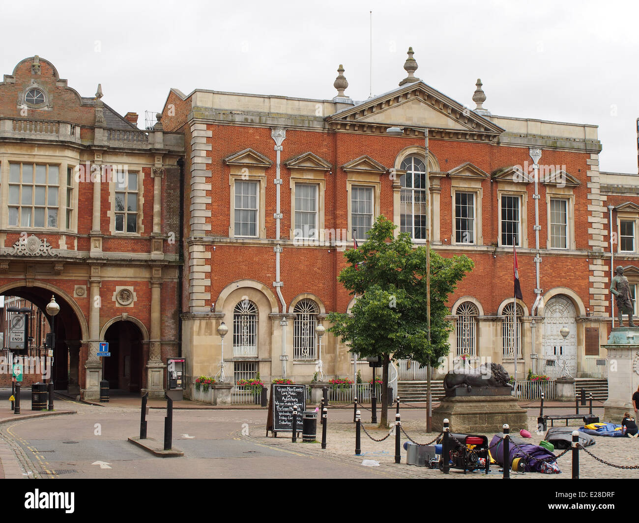 A front view of old Aylesbury Crown Court building in Buckinghamshire UK Stock Photo