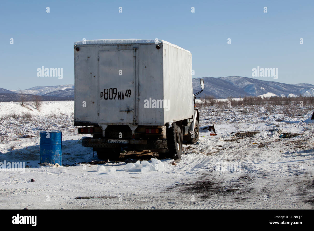 Snow Tracks For Trucks >> Truck Snow Tracks Stock Photos Truck Snow Tracks Stock Images Alamy Snow Tracks For Trucks >> Truck Snow Tracks Stock Photos Truck Snow Tracks Stock Images Alamy
