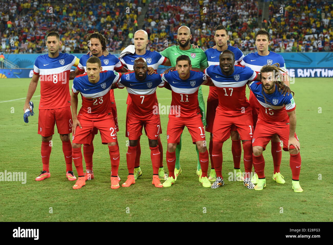 Natal, Brazil. 16th June, 2014. Team of USA poses for a group photo (back L-R) Clint Dempsey, Jermaine Jones, Michael Bradley, goalkeeper Tim Howard, Geoff Cameron, Matt Besler (front L-R) Fabian Johnson, DaMarcus Beasley, Alejandro BEdoya, Jozy Altidore, Kyle Beckerman prior to the FIFA World Cup 2014 group G preliminary round match between Ghana and the USA at the Estadio Arena das Dunas Stadium in Natal, Brazil, 16 June 2014. Credit:  dpa picture alliance/Alamy Live News Stock Photo