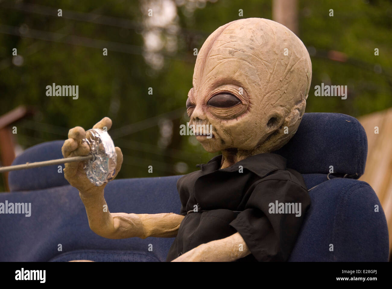 Float decoration, Alien Daze UFO Festival parade, McMinnville, Oregon ...