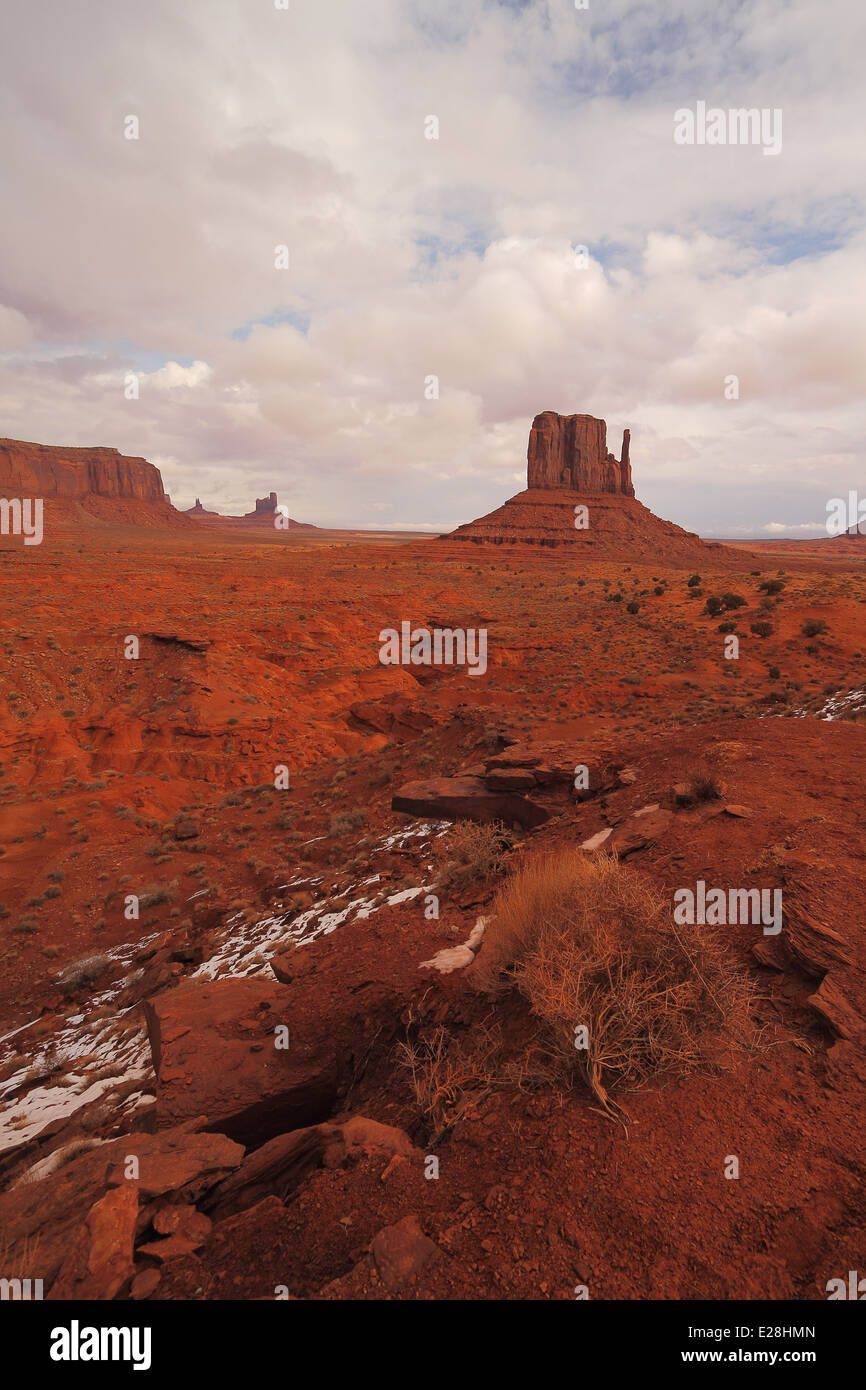 The Beautiful Red Navajo Sandstone of the Iconic Landscape of Monument ...
