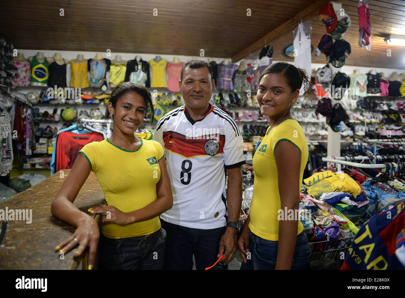 nikkel Bliver til region Brazil national soccer team t shirts hi-res stock photography and images -  Alamy
