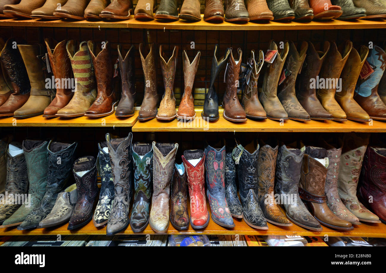 Rows of shoes store hi-res stock photography and images - Alamy