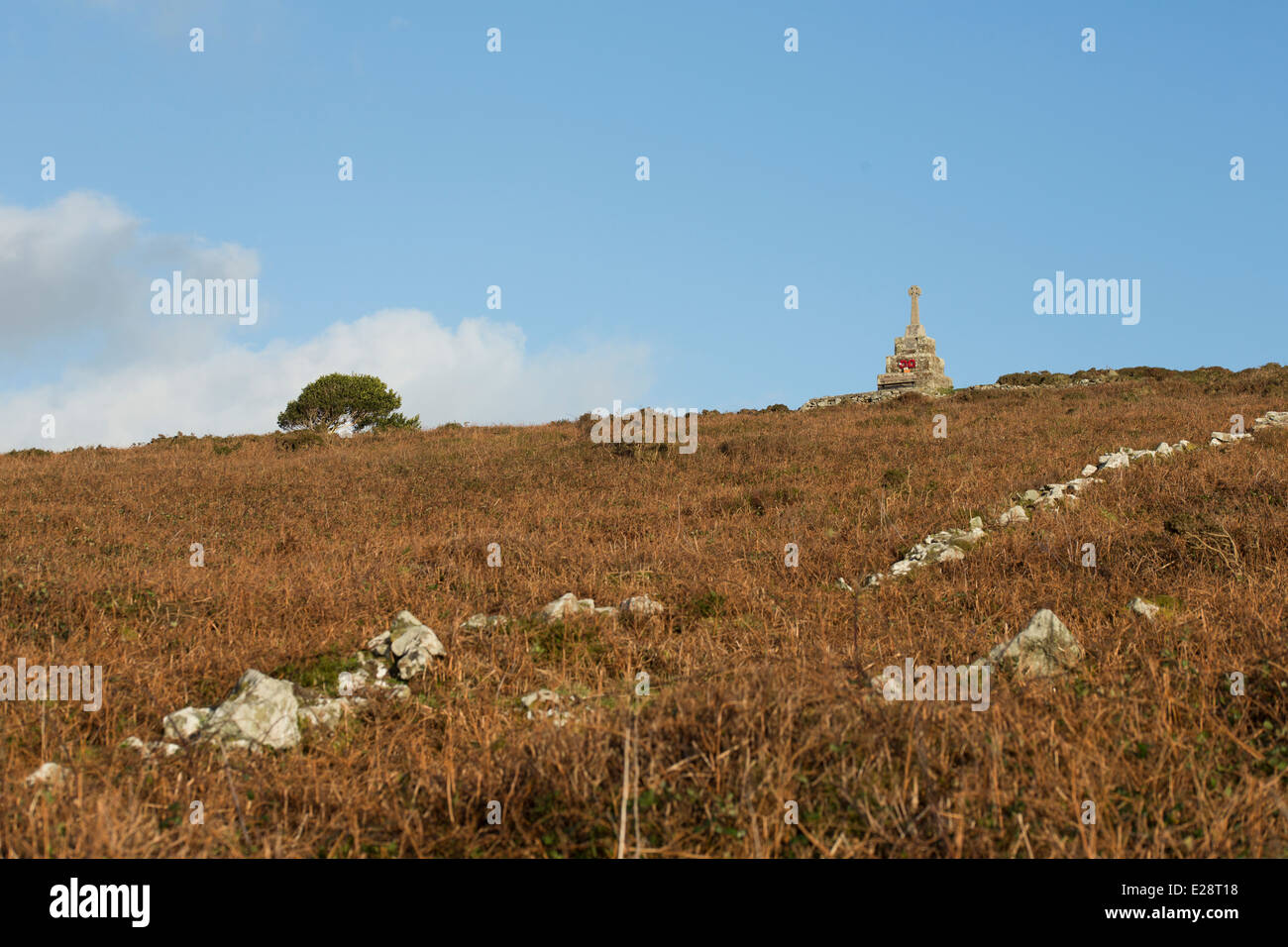 Ashton war memorial Tregoning Hill, dry stone wall Stock Photo Alamy