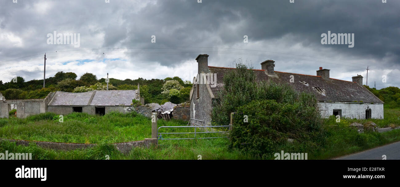 Derelict Irish farm cottage Stock Photo