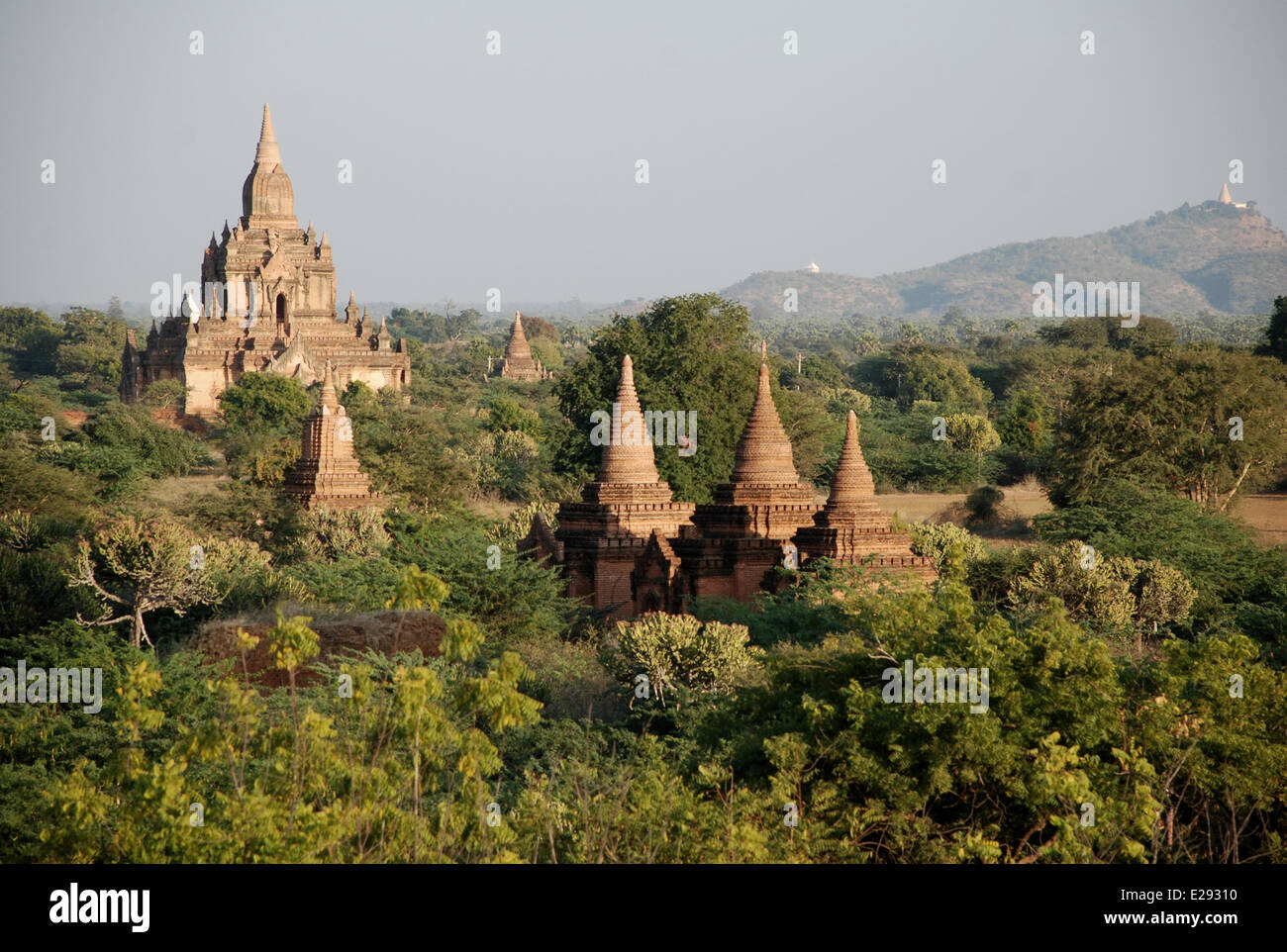 Bagan temples pagodas view myanmar hi-res stock photography and images ...