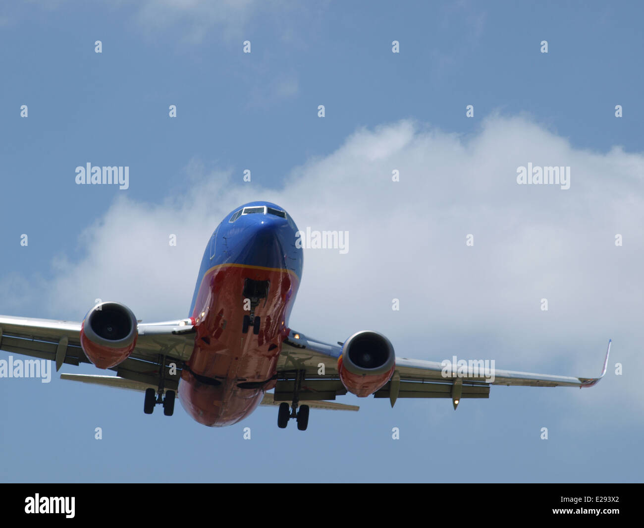 A Boeing 737 jet landing at Love Field, Dallas, US. Love Field is the close-in airport. DFW is the big airport. Stock Photo