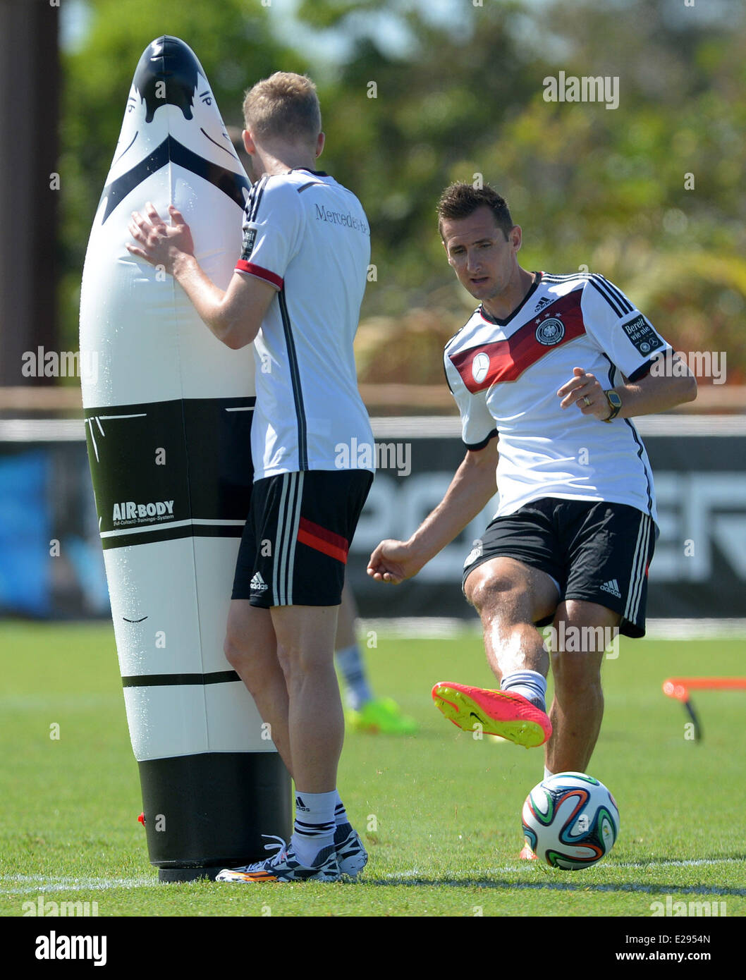 Santo Andre, Brazil. 17th June, 2014. Miroslav Klose (r) and Andre Schuerrle in action during a training session of the German national soccer team at the training center in Santo Andre, Brazil, 17 June 2014. The FIFA World Cup 2014 will take place in Brazil from 12 June to 13 July 2014. Photo: Thomas Eisenhuth/dpa/Alamy Live News Stock Photo
