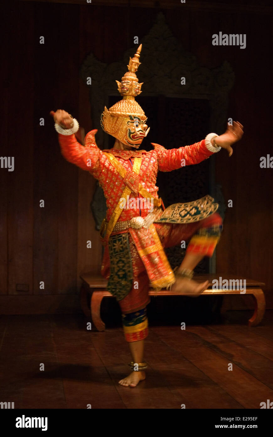 Apsara Dance Performance Stock Photos & Apsara Dance Performance Stock ...