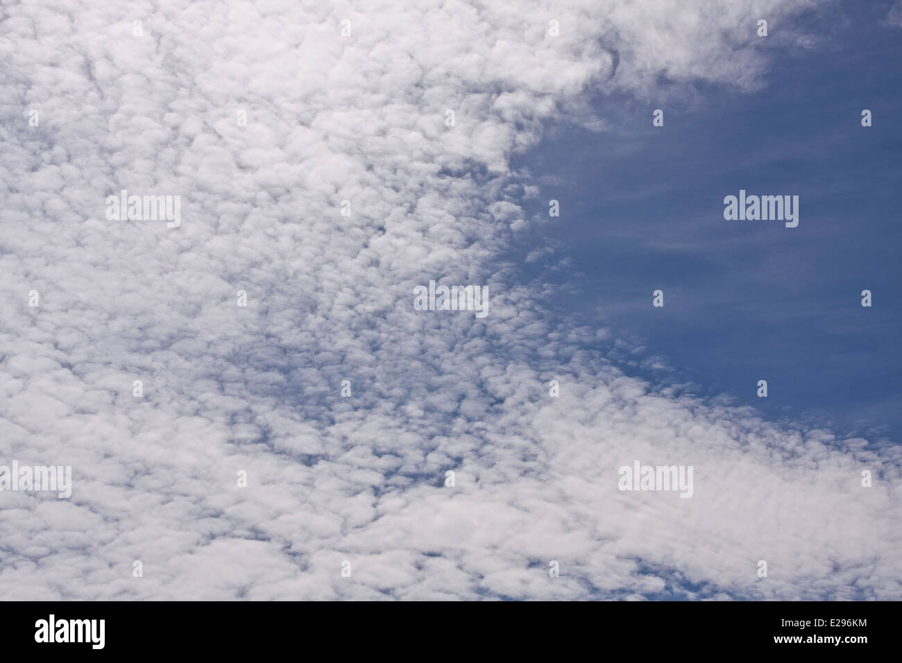 Unusual Low altitude 'Herringbone' or 'Mackerel' cloud formation over Dundee, UK Stock Photo