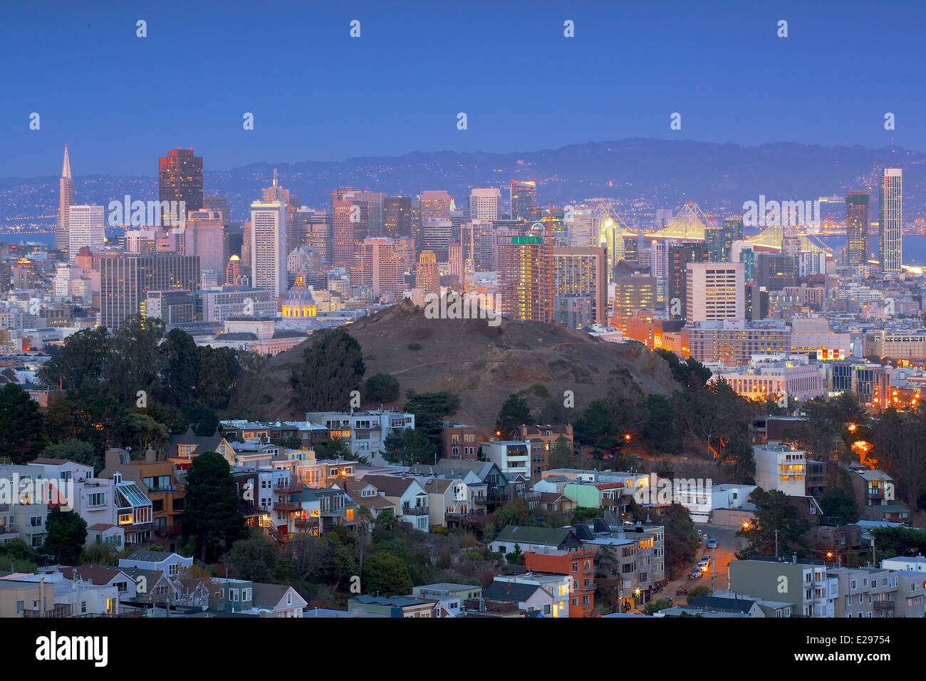 Beautiful view of San Francisco at night from Tank Hill Park in Cole Valley, near Twin Peaks, San Francisco Stock Photo