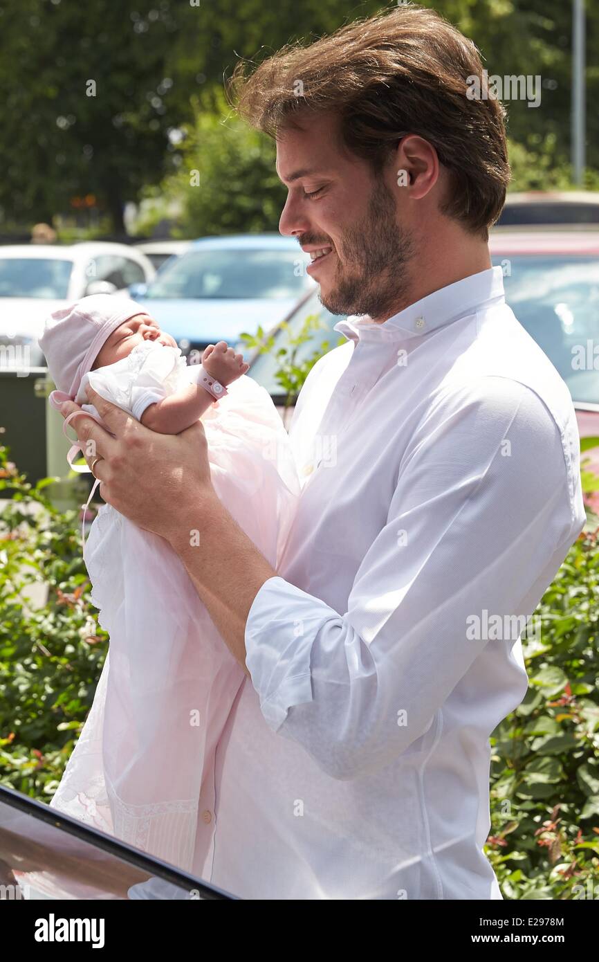 Luxembourg City, Luxembourg. 17th June, 2014. Prince Felix leaves the Maternity GrandeDuchesse